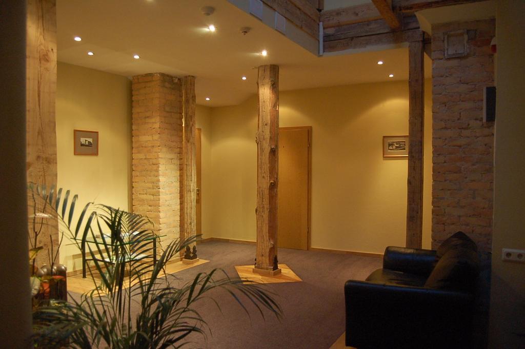 Cafe Hotel Rudzons Мадона Экстерьер фото