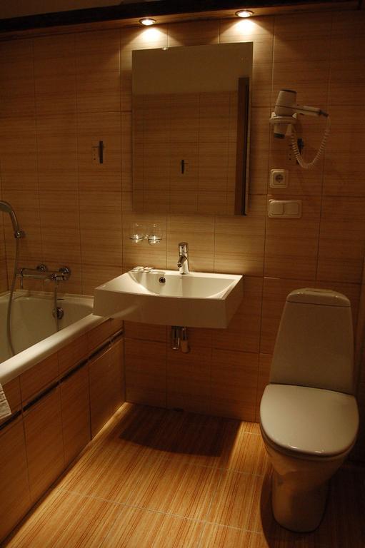 Cafe Hotel Rudzons Мадона Экстерьер фото