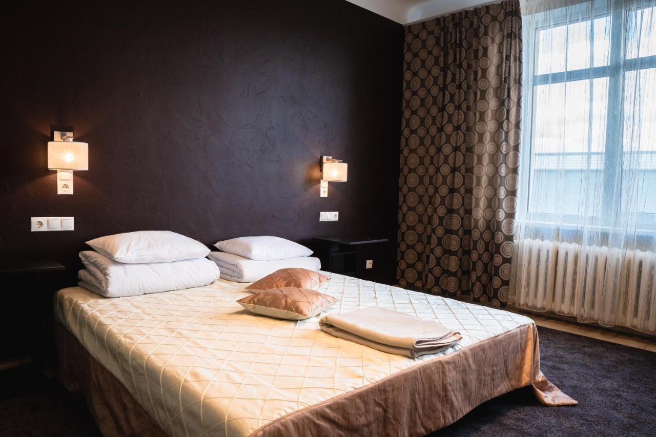 Cafe Hotel Rudzons Мадона Экстерьер фото