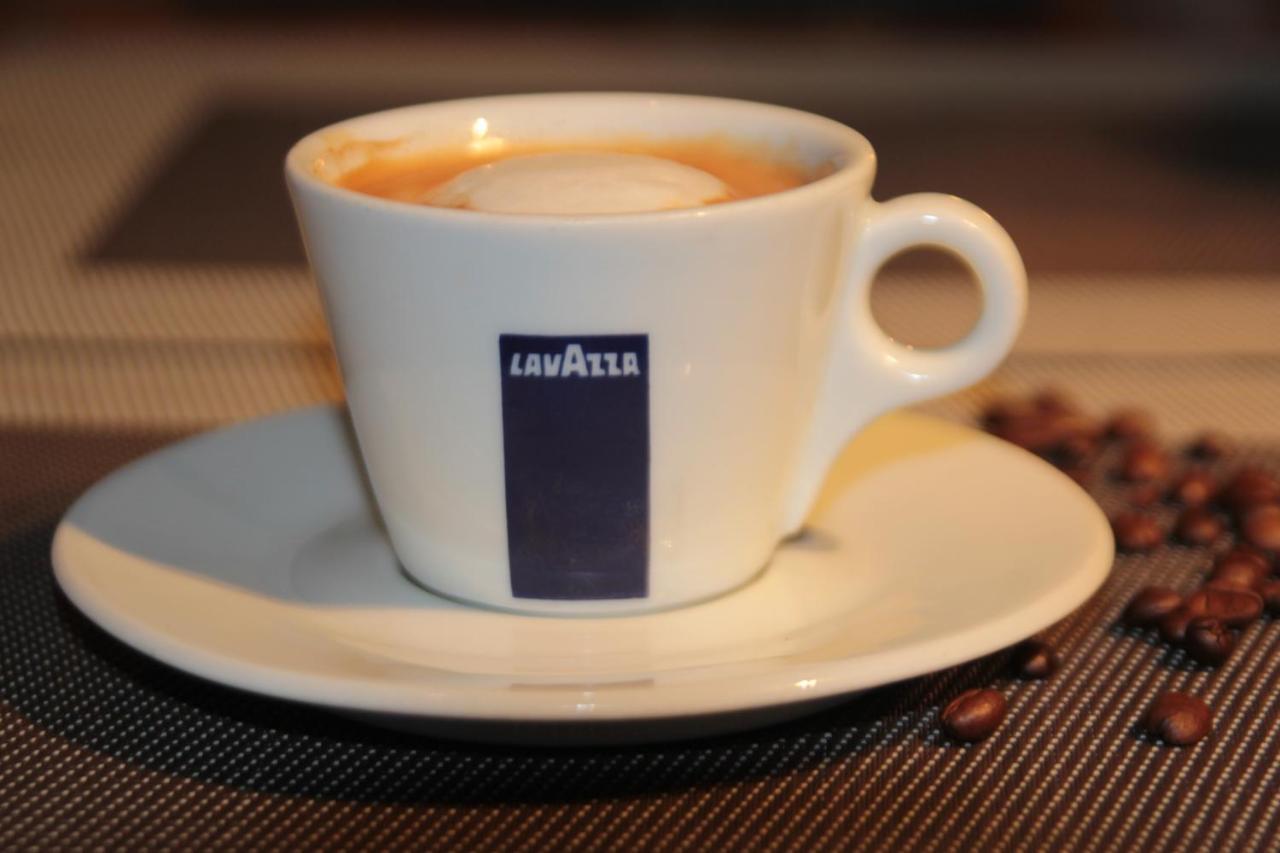 Cafe Hotel Rudzons Мадона Экстерьер фото