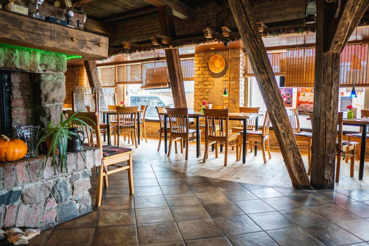 Cafe Hotel Rudzons Мадона Экстерьер фото